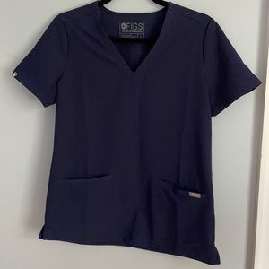 FIGS Casma 3 pocket scrub top